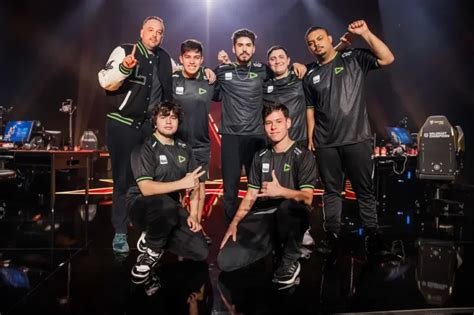 fnatic vs loud valorant melalui Diamond FF gamer mobile harian pilihan top up untuk image 1